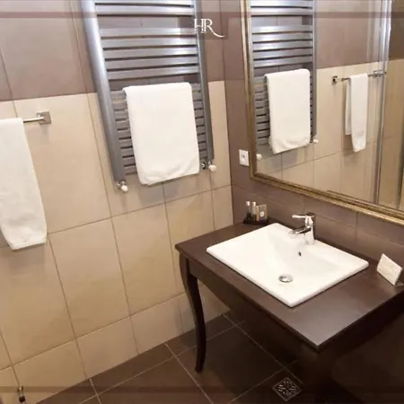 Royal By Wow Homes Hotel *