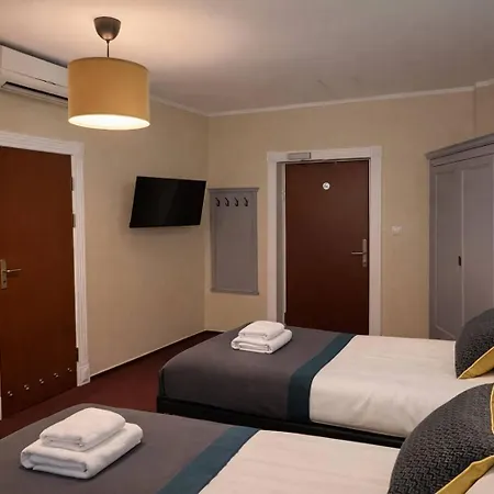 Royal Rooms Self Check-In Hotel *