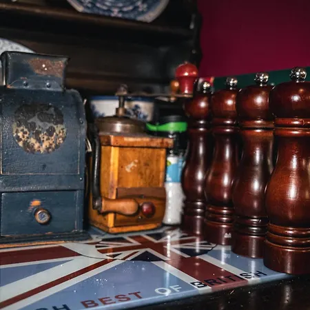 Royal By Wow Homes Otel *