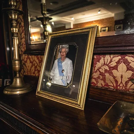 Royal By Wow Homes Otel *