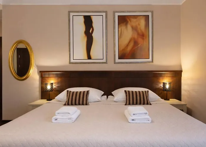 Royal By Wow Homes Otel