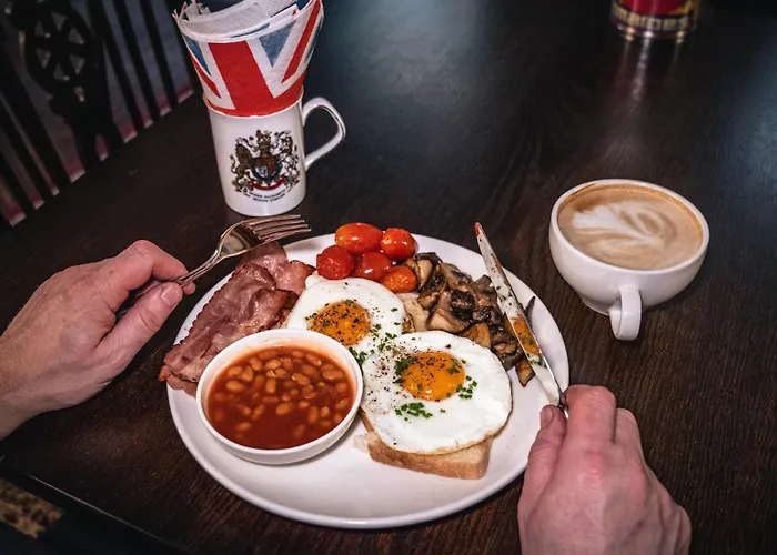 Royal By Wow Homes Отель *